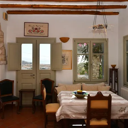 Paros Selana